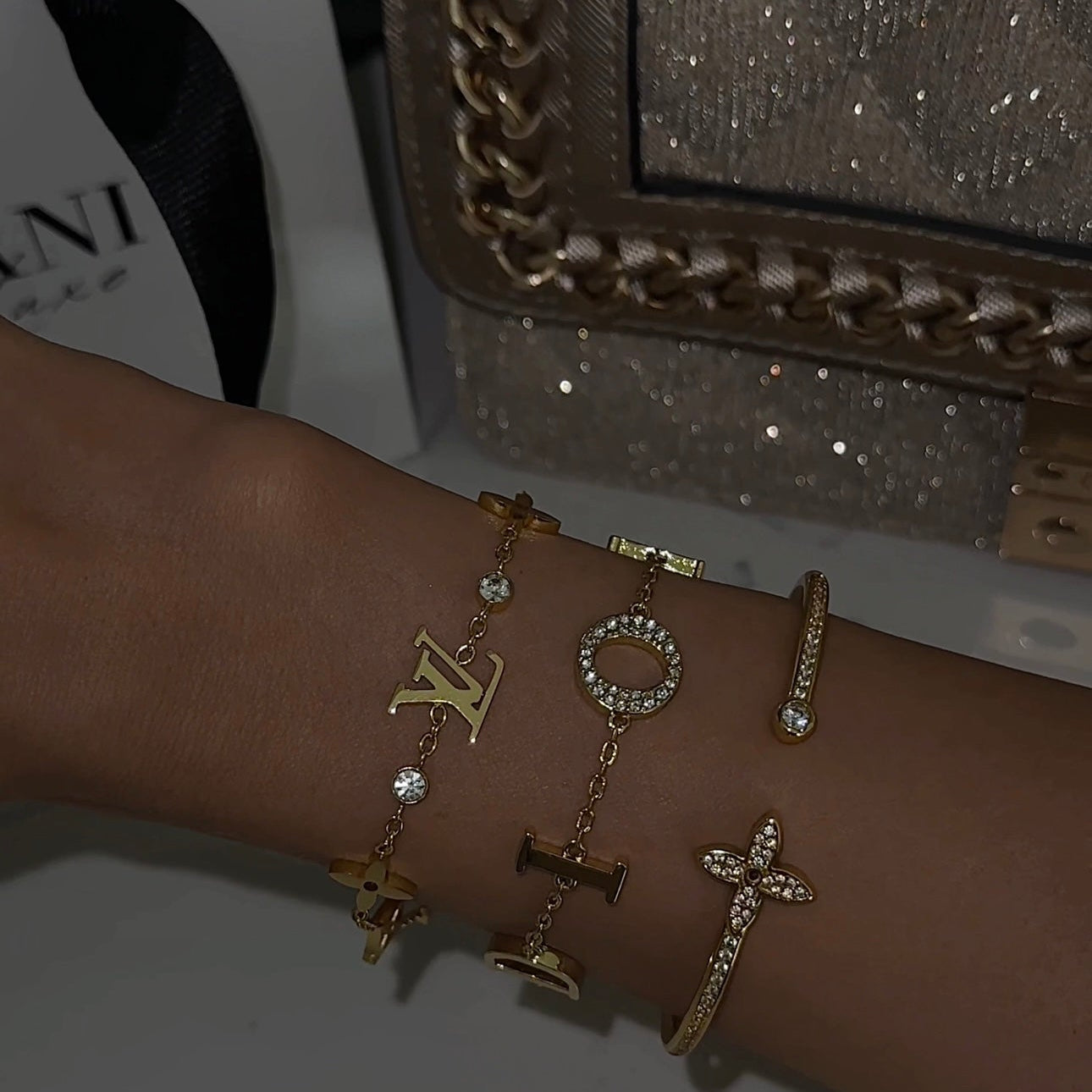 EXCLUSIVO | Pulsera Dorada DR