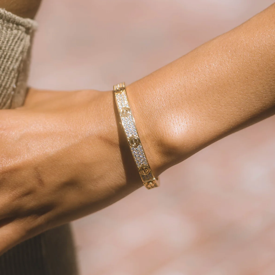 ETERNIDAD | Pulsera Dorada Premium
