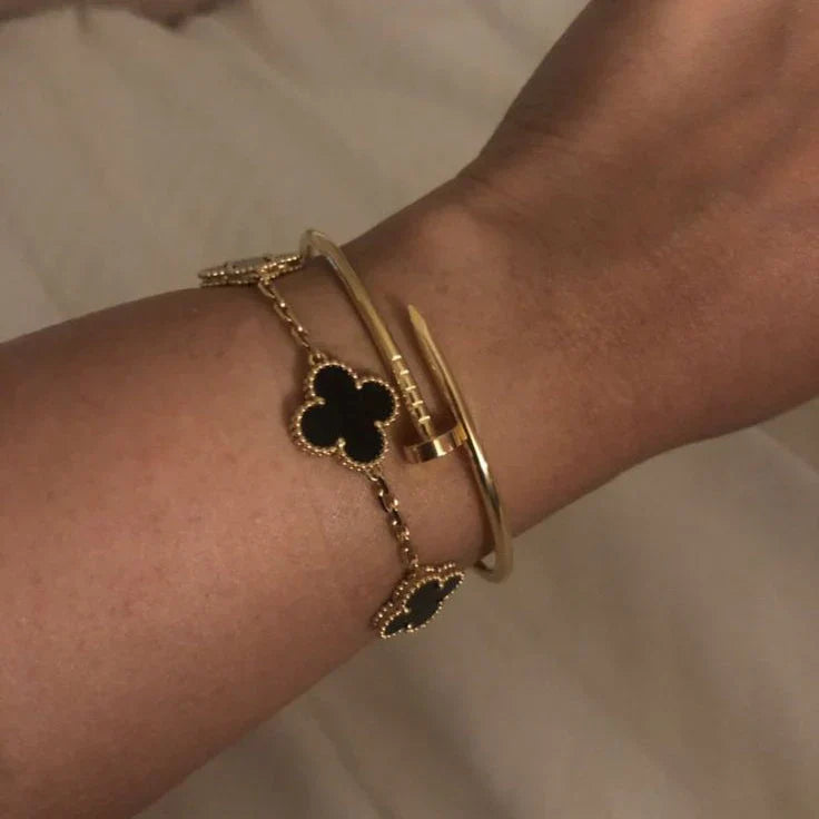TRÉBOL | Pulsera Dorada/Negra