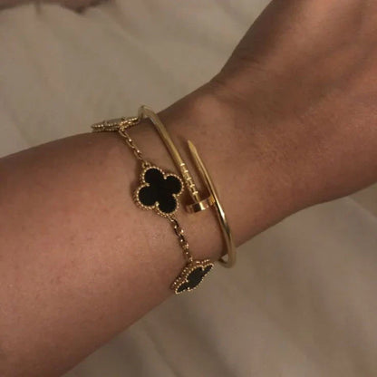 TRÉBOL | Pulsera Dorada/Negra