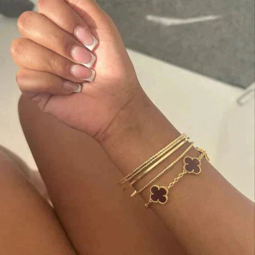 TRÉBOL | Pulsera Dorada/Negra