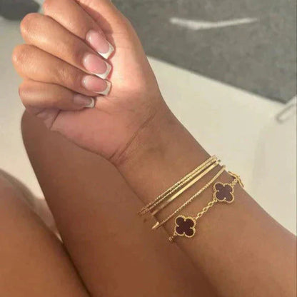 TRÉBOL | Pulsera Dorada/Negra